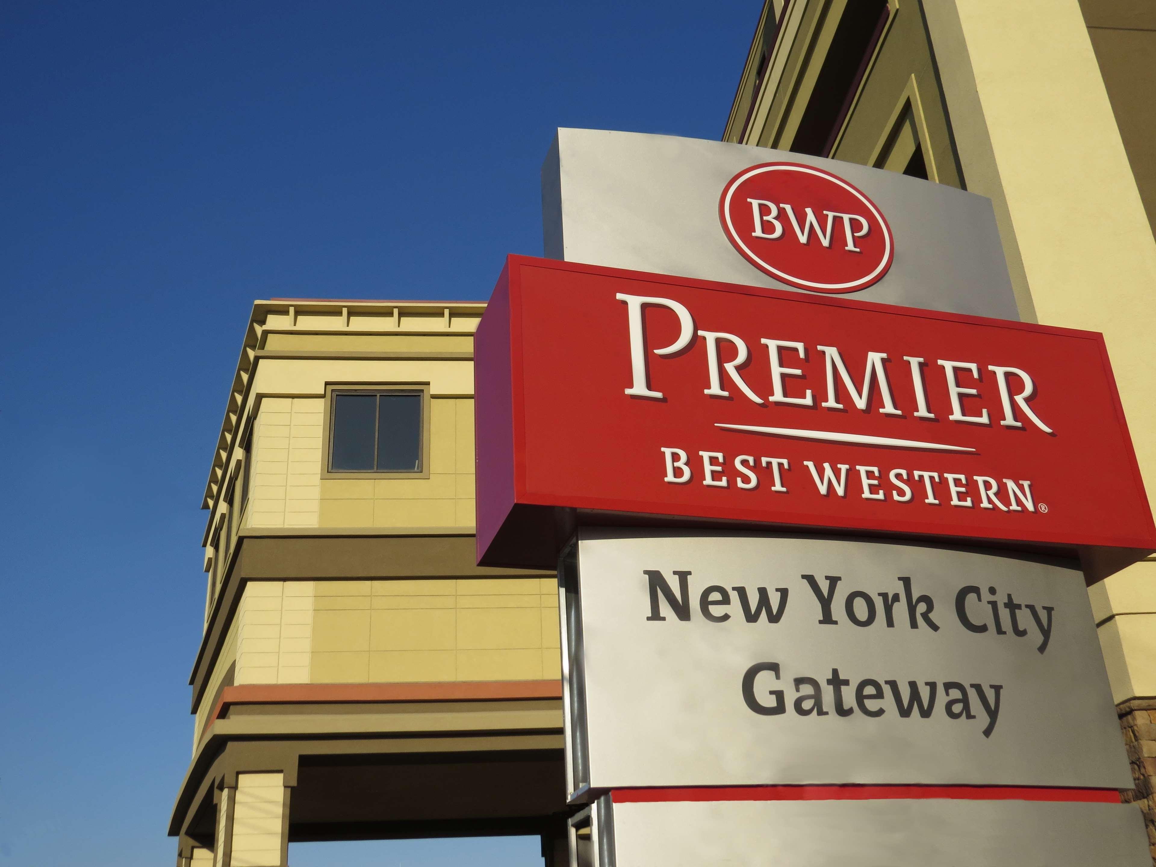 Best Western Premier Nyc Gateway Hotel North Bergen Exterior photo